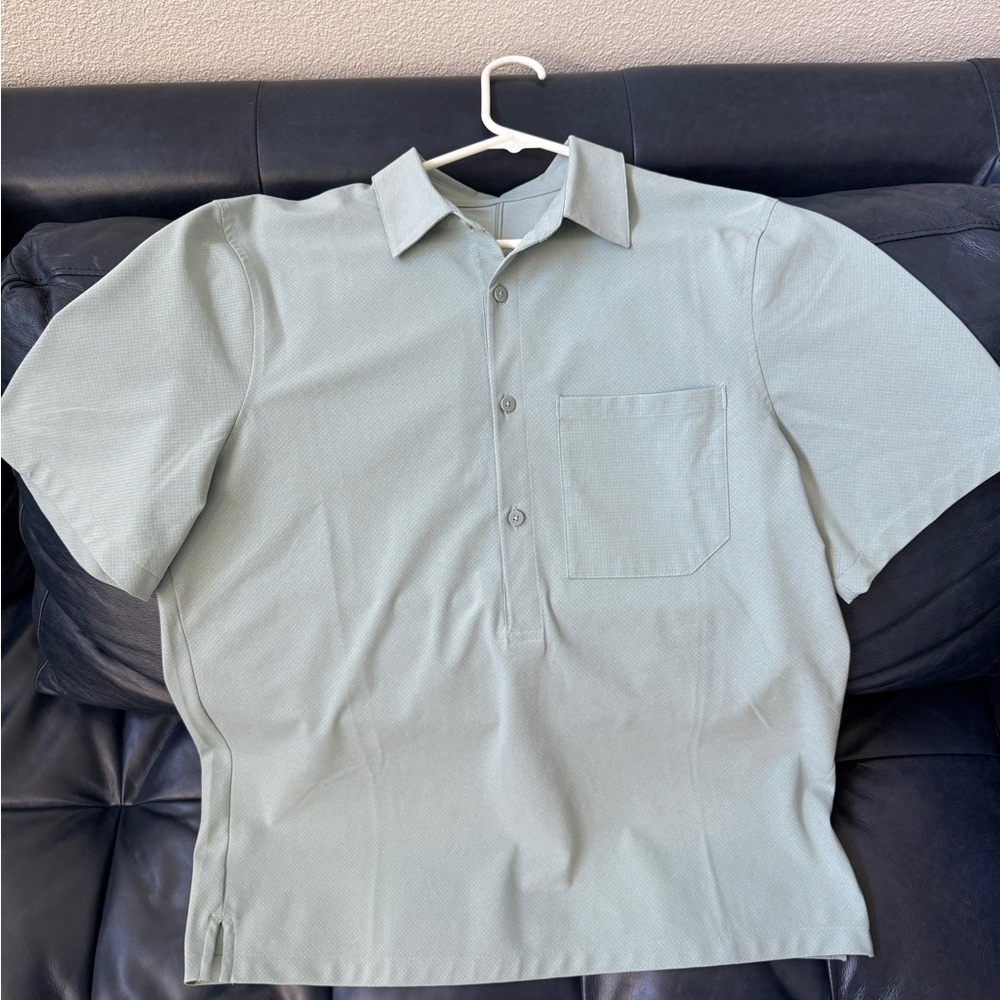 Lululemon short sleeve shirt woven air
